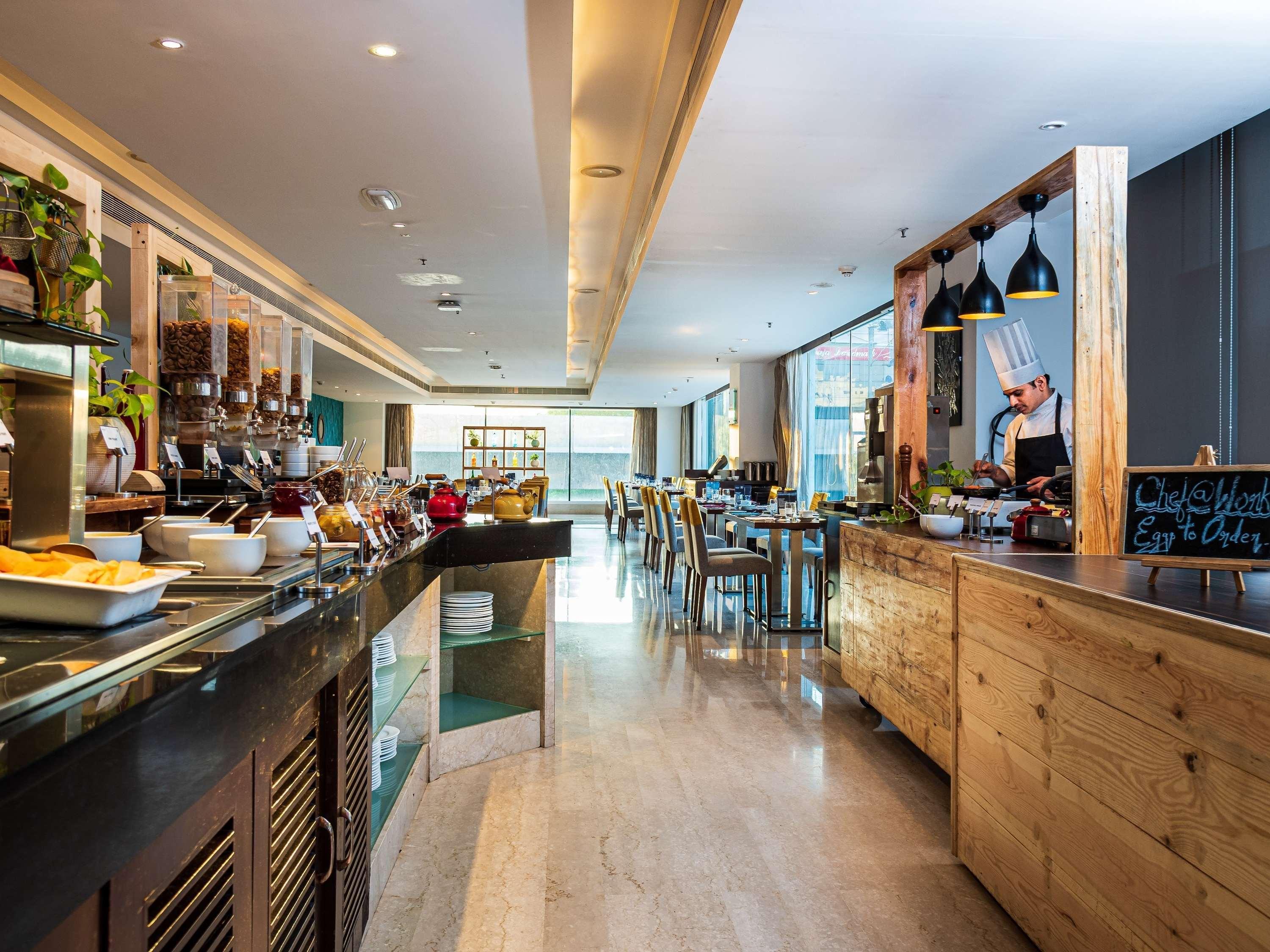 Mercure Hyderabad Kcp Banjara Hills, An Accor Hotel Exteriér fotografie The Kitchen