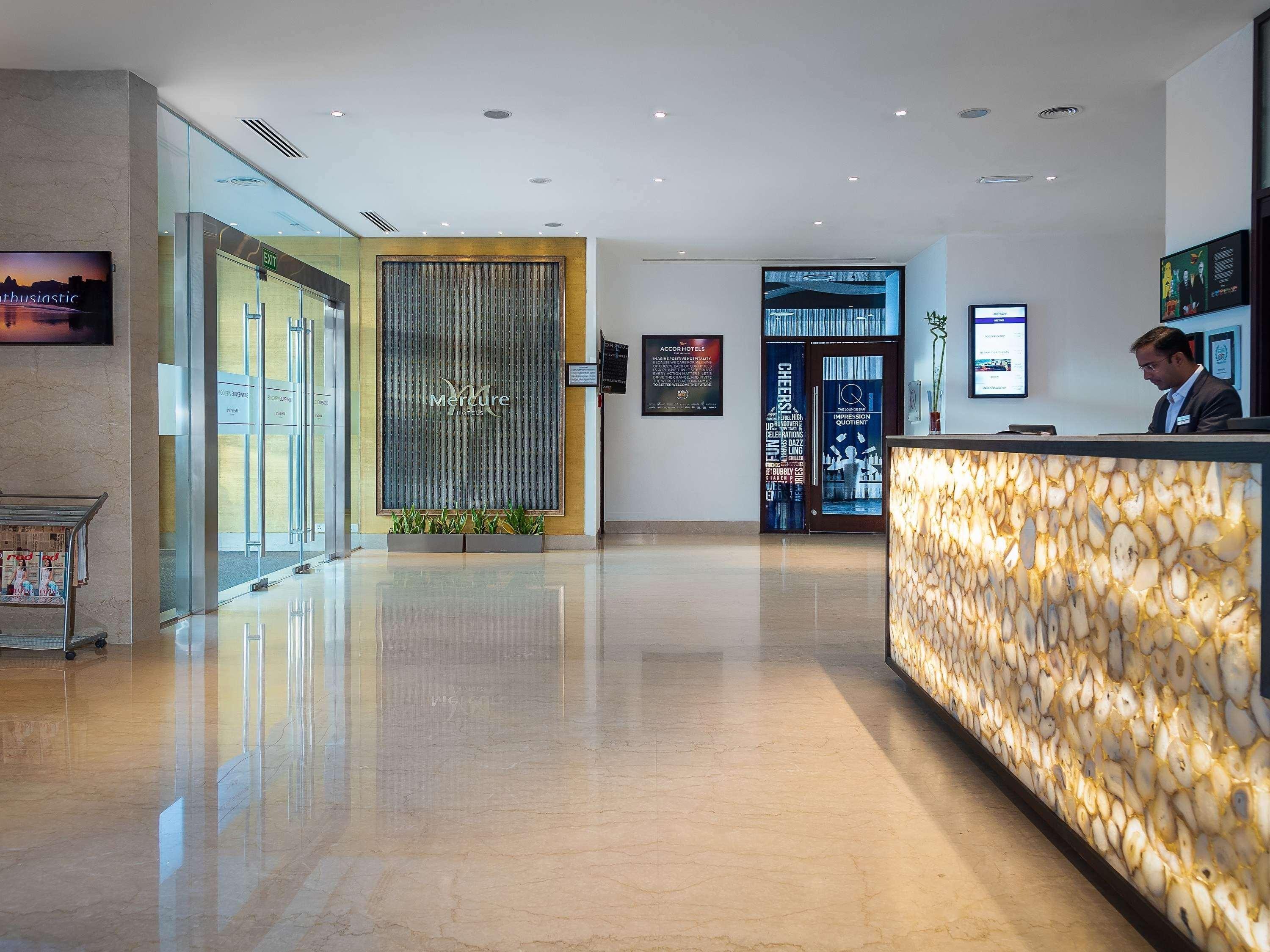 Mercure Hyderabad Kcp Banjara Hills, An Accor Hotel Exteriér fotografie Lobby