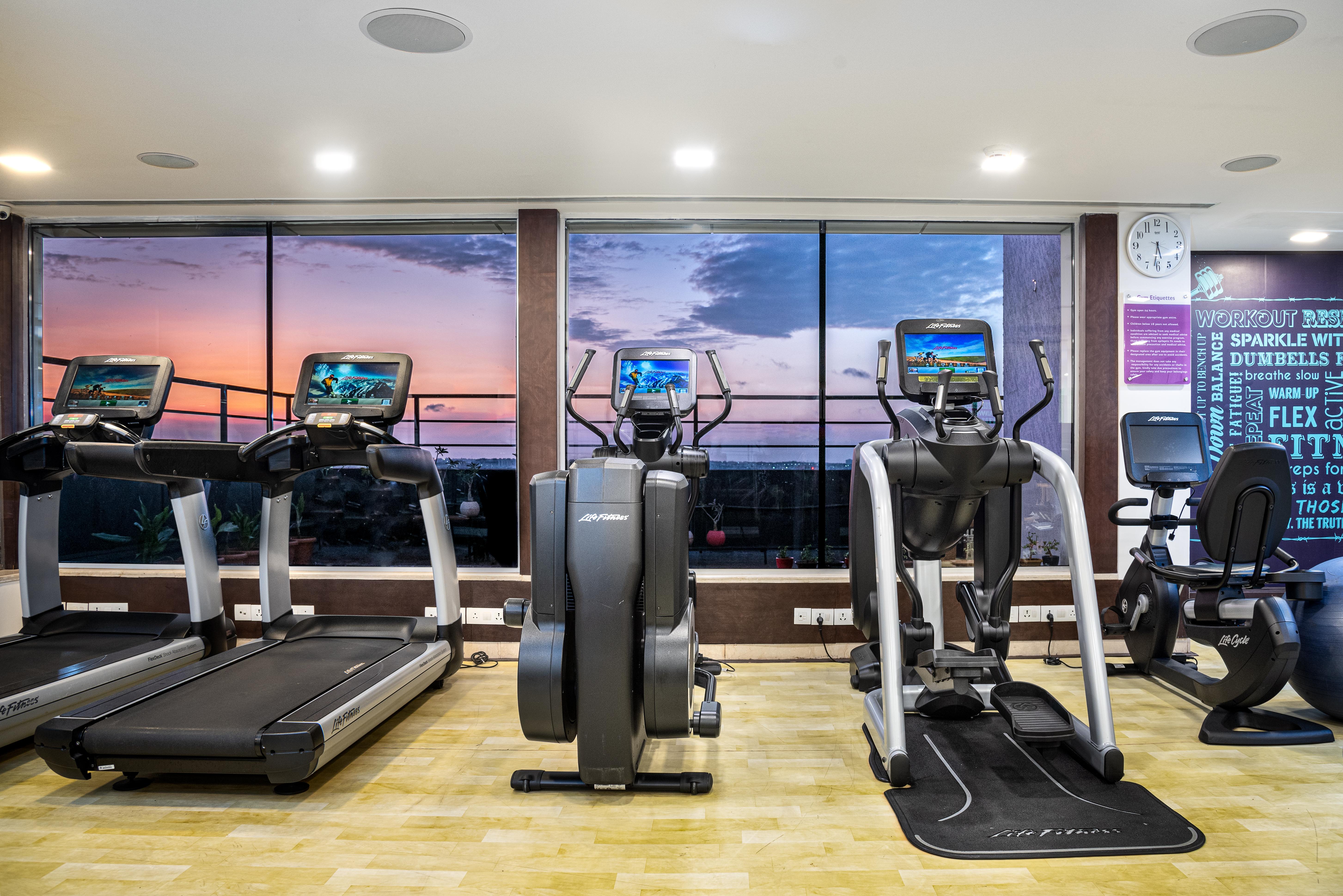 Mercure Hyderabad Kcp Banjara Hills, An Accor Hotel Exteriér fotografie The gym at the hotel
